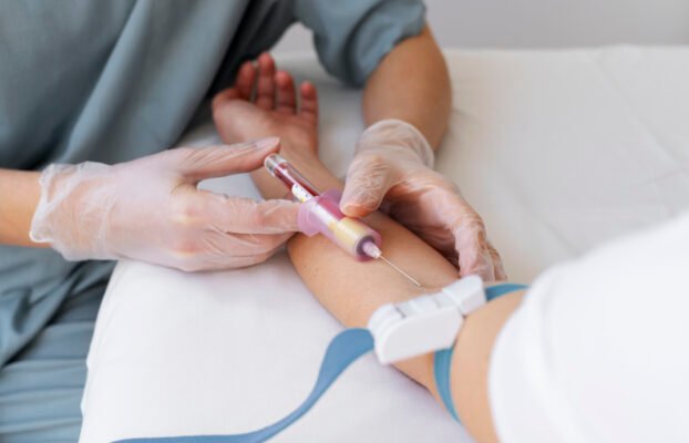 10 exames laboratoriais de rotina essenciais para acompanhar sua saúde regularmente